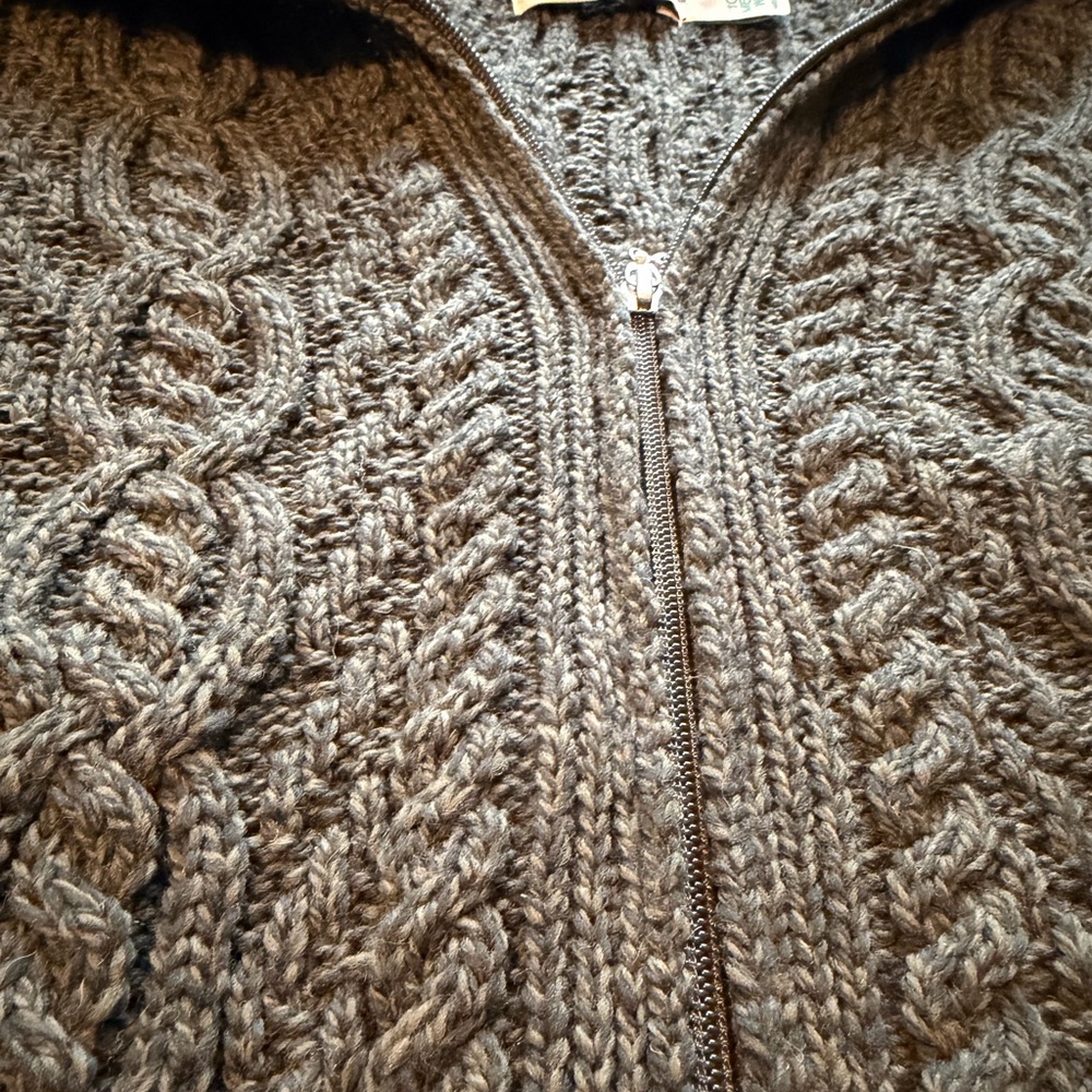 Aran crafts made in Ireland 100% merino wool shawl sweater S/M full zipper - Picture 3 of 8